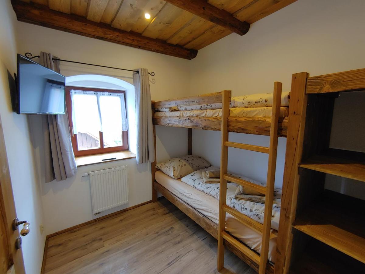 U Mikesu Apartment Vyssi Brod Luaran gambar