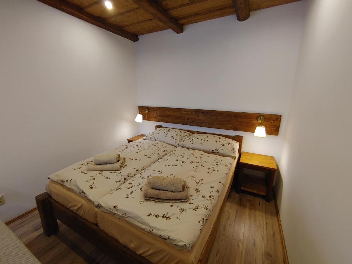 U Mikesu Apartment Vyssi Brod Luaran gambar